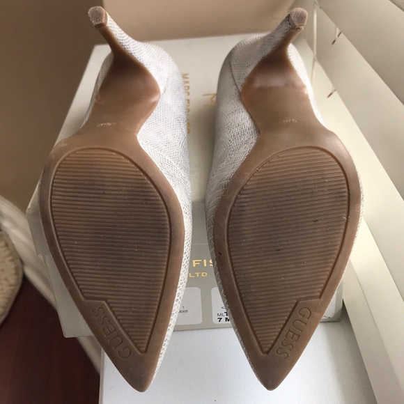 🚫SOLD🚫 GUESS Pumps/Heels - like new condition! - Picture 5 of 5